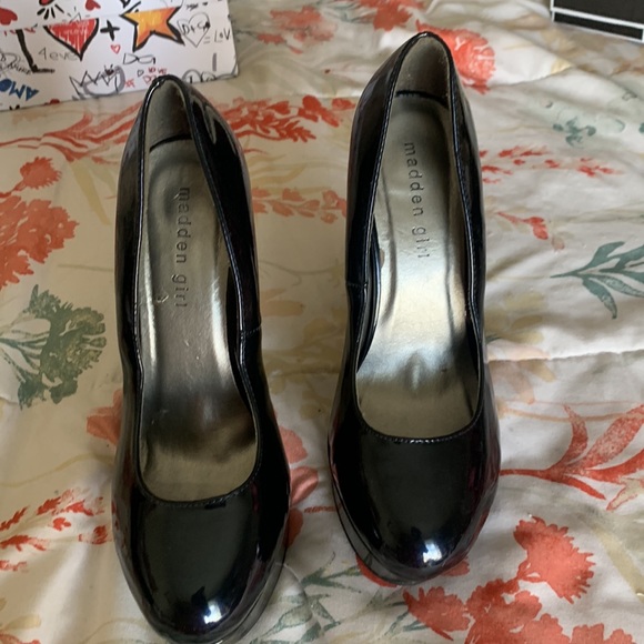 Navy Patent Madden Girl platform pump - Picture 2 of 8